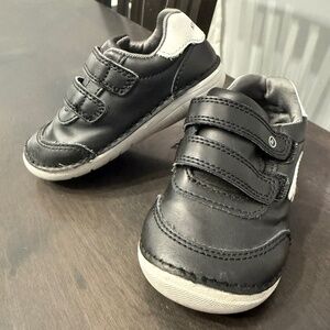 Stride Rite Baby Soft Motion Kennedy Sneakers - Size 5.5 - Black/White